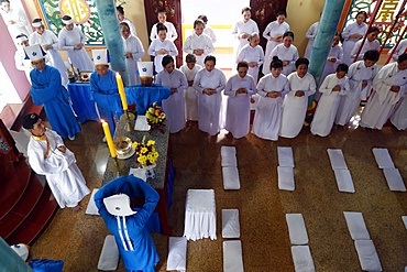 Cao Dai temple, worshippers at service, Phu Quoc, Vietnam, Indochina, Southeast Asia, Asia