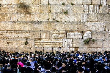 Prayers at the Western Wall during Pessah festival, Jerusalem, Israel, Middle East