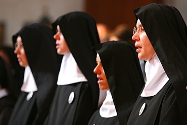 Catholic nuns, Cologne, North Rhine-Westphalia, Germany, Europe