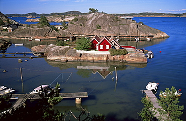 Summer cottage on the west side of Sandefjordsfjord, Vestfold, Norway, Scandinavia, Europe