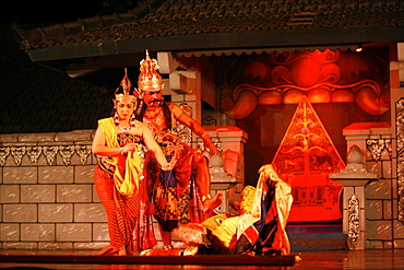 Dancers during a Narayama show in Jogjakarta, Java, Indonesia, Southeast Asia, Asia