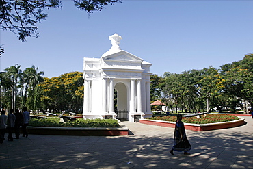 Central kiosk in the gardens of the Ville Blanche, Pondicherry, Tamil Nadu, India, Asia