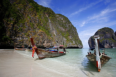 The famous beach of Koh Phi Phi island, the Beach of Leonardo di Caprio, Thailand, Southeast Asia, Asia