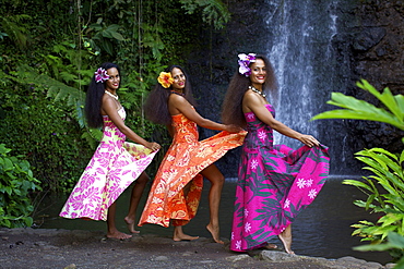 Some vahines from the Tahiti Ora troupe, French Polynesia, Pacific Islands, Pacific