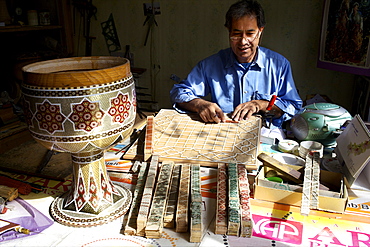 A marquetry worker in the bazaar of Isfahan, Iran, Middle East