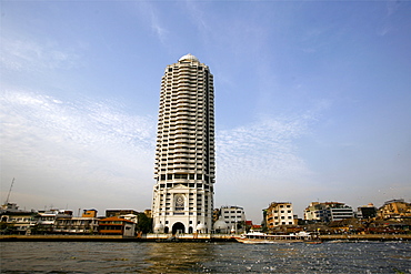 A luxury hotel on the river in Bangkok, Thailand, Southeast Asia, Asia