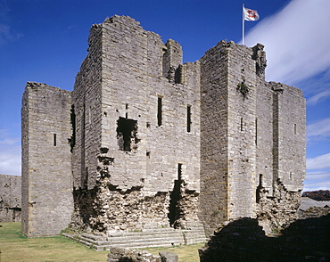 View of the Keep from the southwest, Middleham Castle, North Yorkshire, Yorkshire, England, United Kingdom, Europe