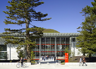 Exterior general view of California Academy of Sciences, architects Renzo Piano Building Workshop, San Francisco, California, United States of America, North America