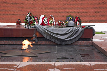 Tomb of the Unknown Soldier, Kremlin Wall, Alexander Garden, Moscow, Russia, Europe