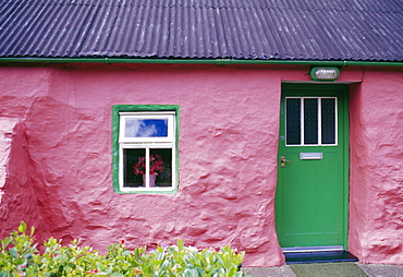 Single storey traditional stone cottage, Porth Oer Lleyn Peninsula, Gwynedd, South Wales, United Kingdom, Europe