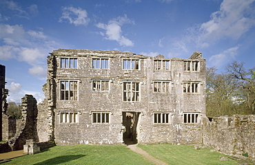 The west facade of the Pomeroy mansion, Berry Pomeroy Castle, Devon, England, United Kingdom, Europe