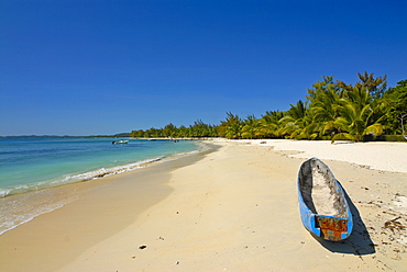 White sand beach at the Ile aux Nates (Nosy Nata), near Ile Sainte Marie, Madagascar, Indian Ocean, Africa