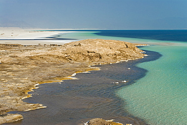 Lake Assal crater lake in the central Djibouti with its salt pans, Afar Depression, Djibouti, Africa