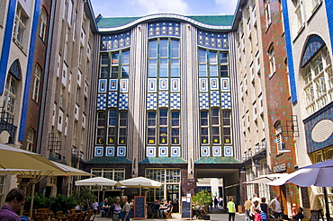 The Hackescher Markt (Hacke's Market) and the famous Hackesche Hofe courtyard, Berlin, Germany, Europe