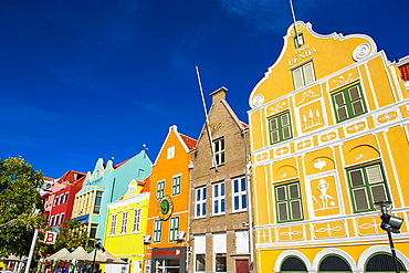 The colourful Dutch houses at the Sint Annabaai in Willemstad, UNESCO World Heritage Site, Curacao, ABC Islands, Netherlands Antilles, Caribbean, Central America