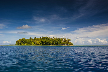 Little islet in the Ant Atoll, Pohnpei, Micronesia, Pacific