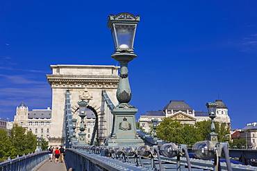 Chain bridge across the Danube, UNESCO World Heritage Site, Budapest, Hungary, Europe