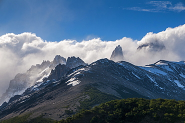 Mount Fitzroy (Cerro Fitz Roy), El Chalten, Los Glaciares National Park, UNESCO World Heritage Site, Santa Cruz Province, Patagonia, Argentina, South America 