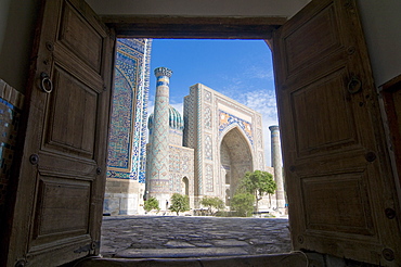 Sher Dor Medressa at the Registan, UNESCO World Heritage Site, Samarkand, Uzbekistan, Central Asia