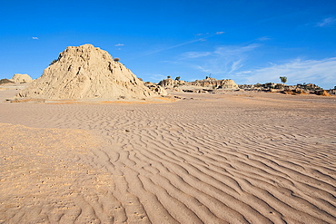 Walls of China, a series of Lunettes in the Mungo National Park, part of the Willandra Lakes Region, UNESCO World Heritage Site, Victoria, Australia, Pacific