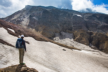 Man admiring, Mutnovsky volcano, Kamchatka, Russia, Eurasia  