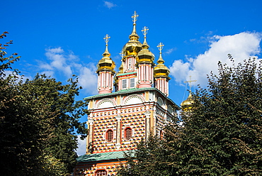 Gate church of John the Baptist in the Trinity Lavra of St. Sergius, UNESCO World Heritage Site, Sergiyev Posad, Golden Ring, Russia, Europe 