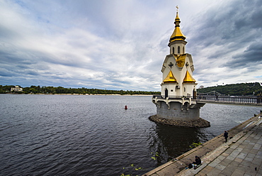 Chapel above Dnieper River, Kiev (Kyiv), Ukraine, Europe 