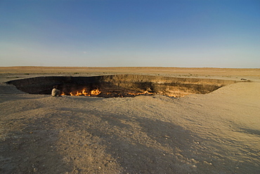 Darvaza Gas crater, Turkmenistan, Central Asia, Asia