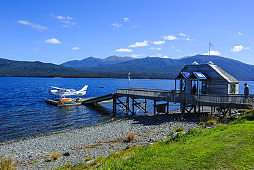 Waterplane on the shores of Lake Te Anau in Te Anau, Fiordland National Park, UNESCO World Heritage Site, South Island, New Zealand, Pacific