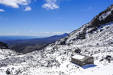 Ski cottage on Mount Ruapehu, Tongariro National Park, UNESCO World Heritage Site, North Island, New Zealand, Pacific