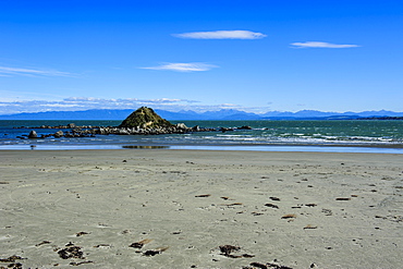 Taramea Bay in Riverton along the road from Invercargill to Te Anau, South Island, New Zealand, Pacific 