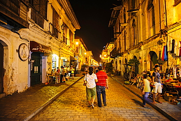 Night shot of the pedestrian zone with Spanish colonial architecture in Vigan, UNESCO World Heritage Site, Northern Luzon, Philippines, Southeast Asia, Asia