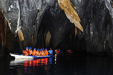 Tourist boat floating through the Puerto Princesa underground river, the New Wonder of the World, Puerto-Princesa Subterranean River National Park, UNESCO World Heritage Site, Palawan, Philippines, Southeast Asia, Asia