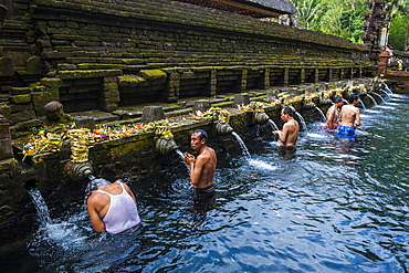 Ritual washing in the Tirta Empul temple, Bali, Indonesia, Southeast Asia, Asia