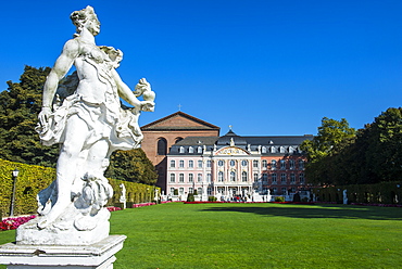 Palaca gardens in front of the Palace of Trier, Trier, Moselle Valley, Rhineland-Palatinate, Germany, Europe