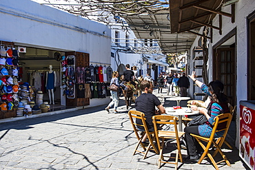 Town square in Lindos, Rhodes, Dodecanese Islands, Greek Islands, Greece, Europe