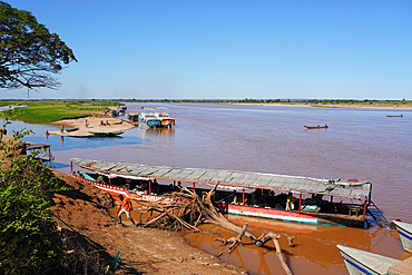 Tsiribihina River crossing near Belo Sur Tsiribihina, Menabe region, Western Madagascar, Africa