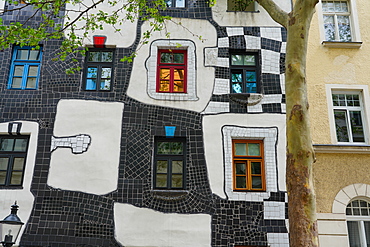 The KunstHaus Wien, a museum in Vienna, designed by the artist Friedensreich Hundertwasser, Vienna, Austria, Europe