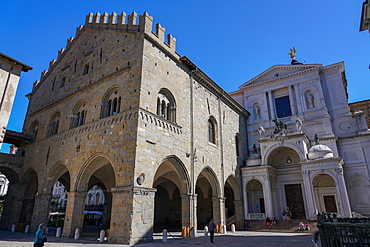 Piazza Duomo, Palazzo della Ragione and Bergamo Cathedral, Bergamo, Lombardy, Italy, Europe