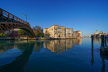 Accademia Bridge on the Grand Canal of Venice during Coronavirus lockdown, Venice, UNESCO World Heritage Site, Veneto, Italy, Europe