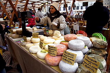 Market stalls selling typical pecorino cheese at Piazza del Campo, Siena, Tuscany, Italy, Europe