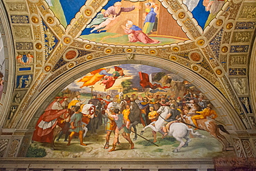 The Meeting of Leo I and Attila by Raphael, in the Stanze di Raffaello, in the Apostolic Palace in the Vatican, Vatican Museums, Rome, Lazio, Italy, Europe