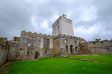 Doe Castle at Sheephaven Bay near Creeslough, County Donegal, Ulster, Republic of Ireland, Europe