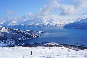 Ski touring in the Lyngen Alps, Lyngseidet, Lyngen peninsula, Troms County, Norway, Scandinavia, Europe