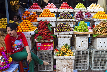 Fruit store, Central Market, Phnom Penh, Cambodia, Indochina, Southeast Asia, Asia