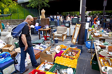 Thieves market, Les Puces de Saint-Ouen Flea Market, Porte de Clignancourt, Paris, France, Europe