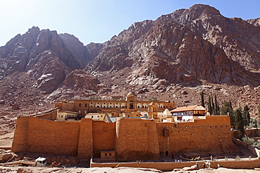 The world's oldest Christian monastery stands under Mount Sinai, St. Catherine's Monastery, UNESCO World Heritage Site, Sinai Peninsula, Egypt, North Africa, Africa