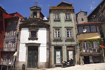 St. Nicholas Chapel (Capelo do Sao Nicolau), in the Ribeira District, UNESCO World Heritage Site, Porto, Douro, Portugal, Europe