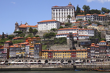 Buildings overlook the River Douro on the Ribeira District, UNESCO World Heritage Site, Porto, Douro, Portugal, Europe