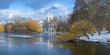 St. James's Park, Horse Guards and London Eye, London, England, United Kingdom, Europe